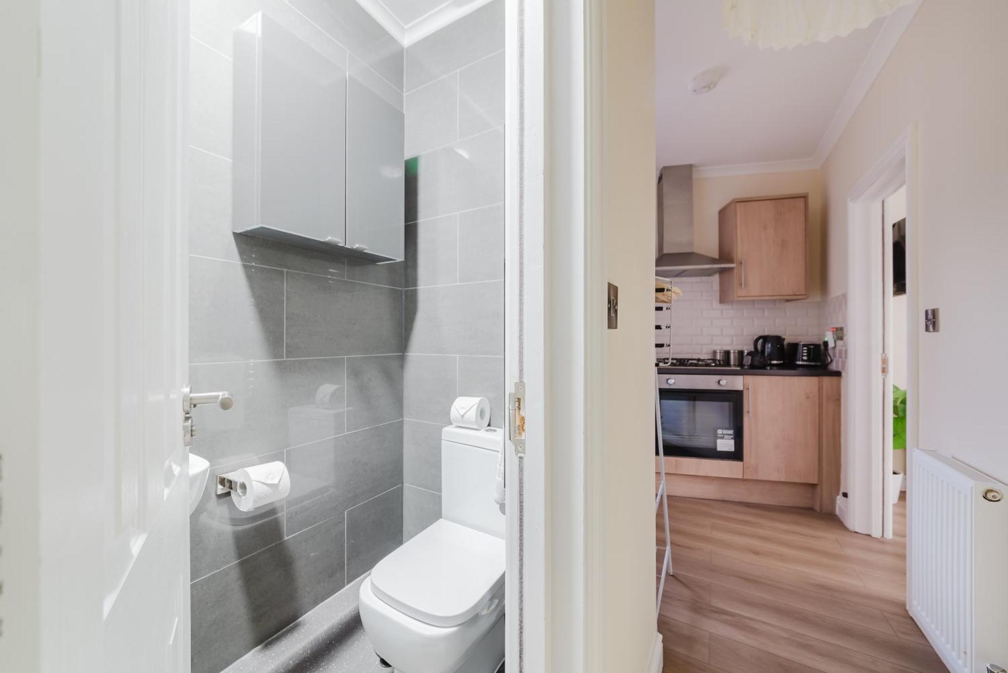 런던 Modern Cosy Corner Flat 3 Bed And Loft Sleep 7 People 아파트 외부 사진