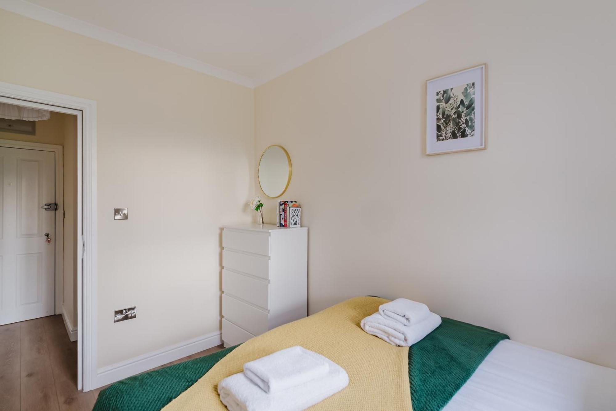 런던 Modern Cosy Corner Flat 3 Bed And Loft Sleep 7 People 아파트 외부 사진