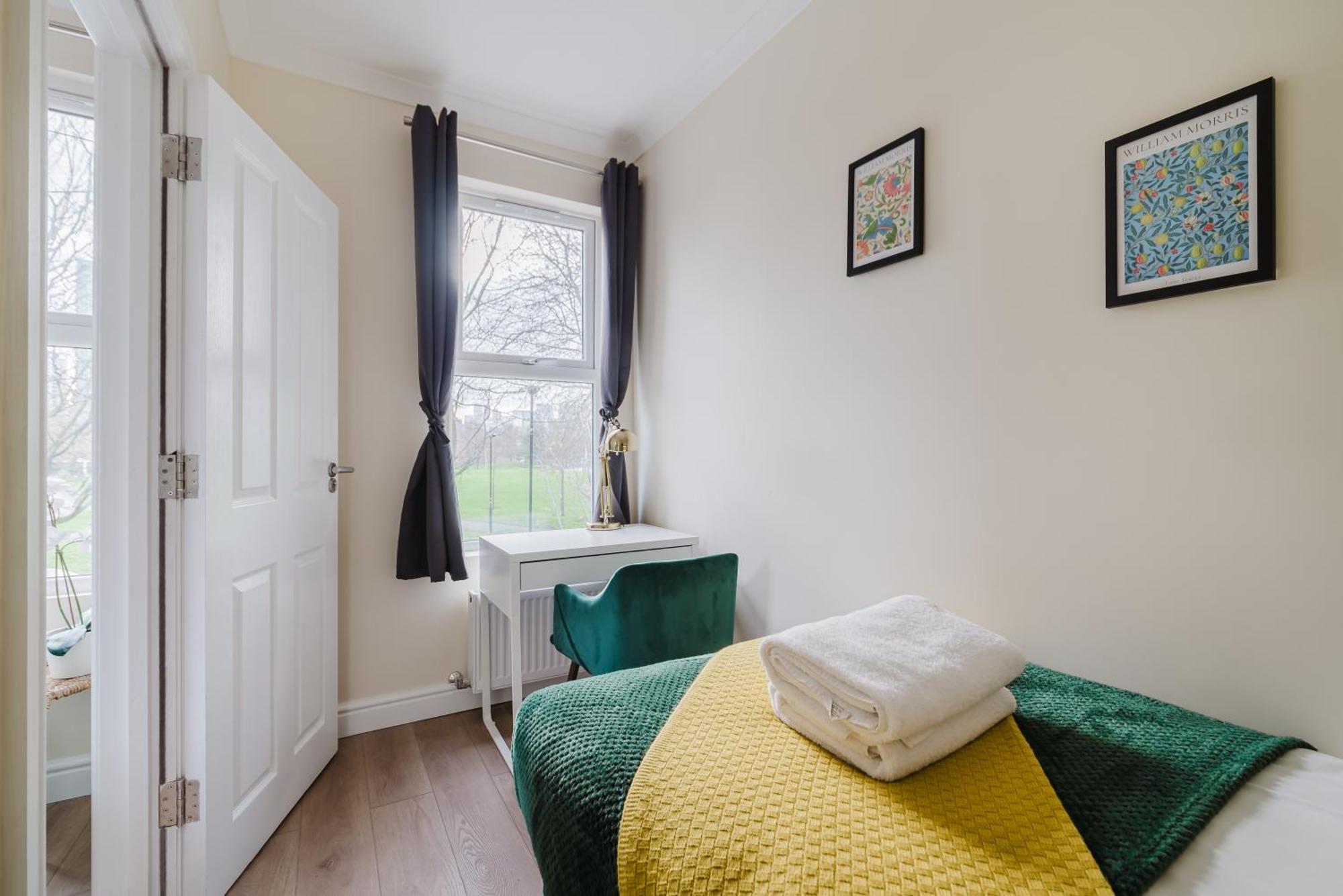 런던 Modern Cosy Corner Flat 3 Bed And Loft Sleep 7 People 아파트 외부 사진